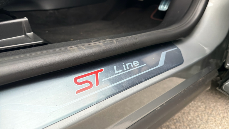 Ford Puma 1.0 EcoBoost Hybrid mHEV ST-Line X 5dr Petrol Hatchback